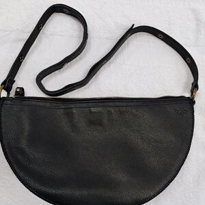 Lyons Leather Queen Bee Black With Extended Strap